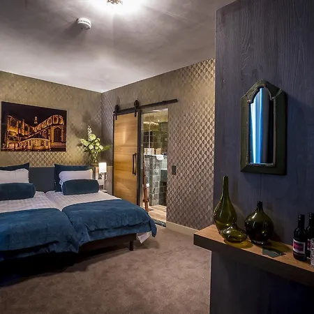 Otel Slapen Bij Hofman